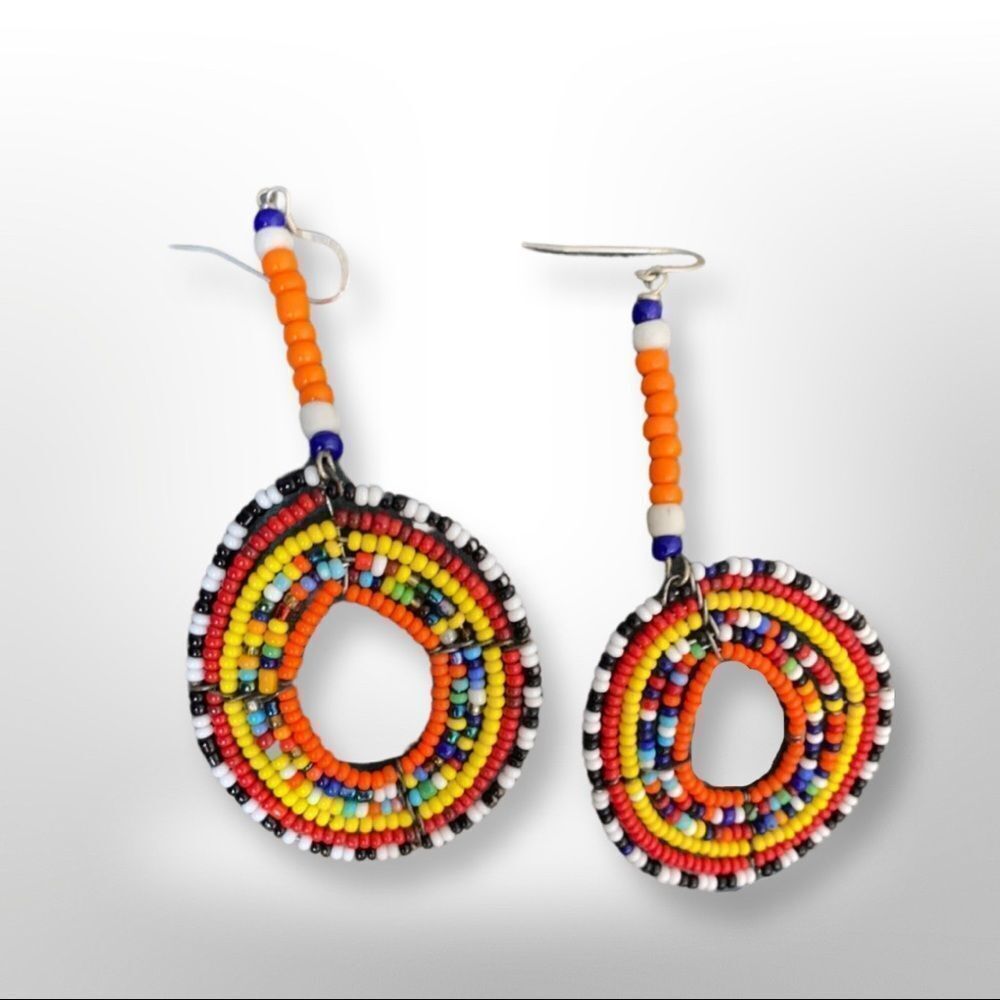Authentic hand-crafted Masai beaded earrings.